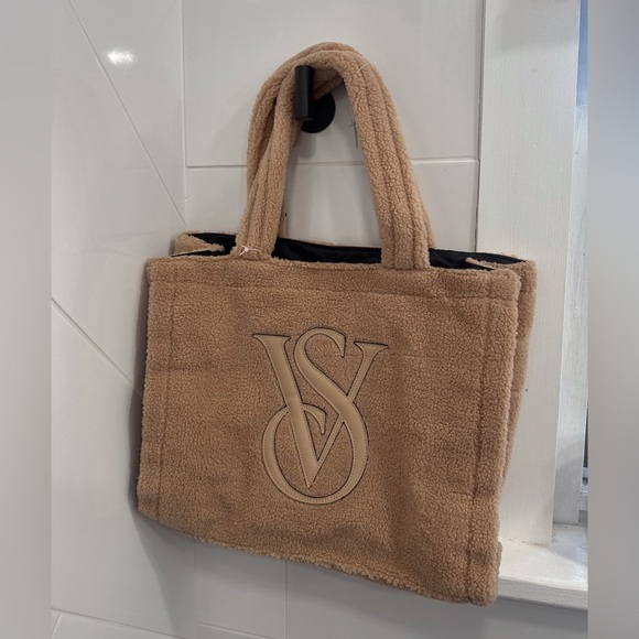 Victoria's Secret Handbags - VICTORIA’s SECRET NWT sherpa tote